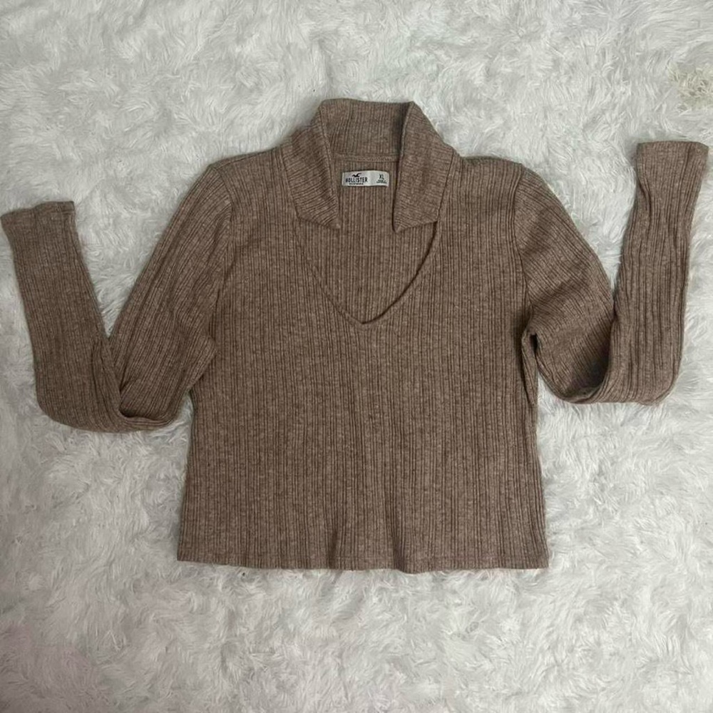 Hollister Ribbed V-Neck Collared Top - Taupe Brown